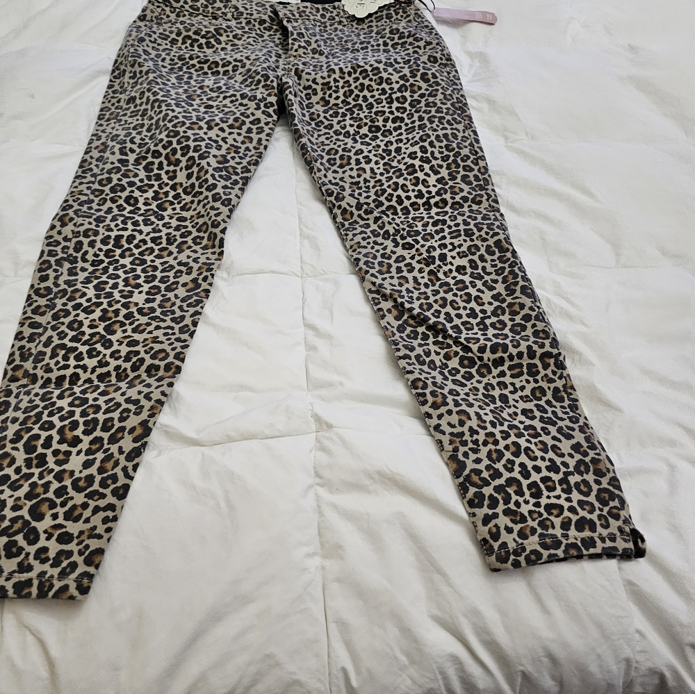 Leopard animal print stretchy jeans, never worn